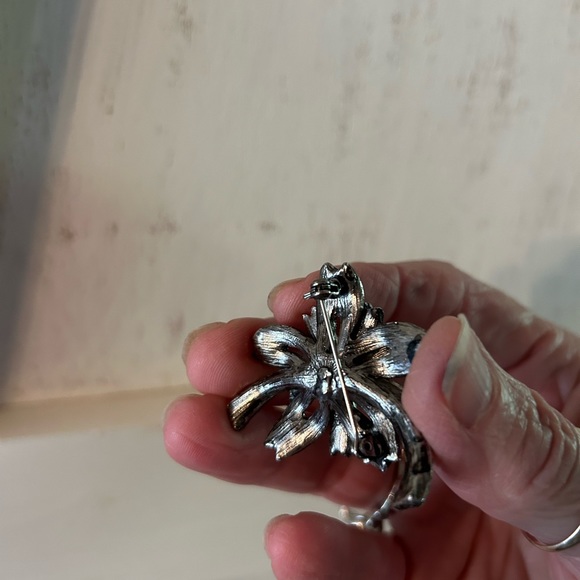 Beautiful green broach - Picture 4 of 5